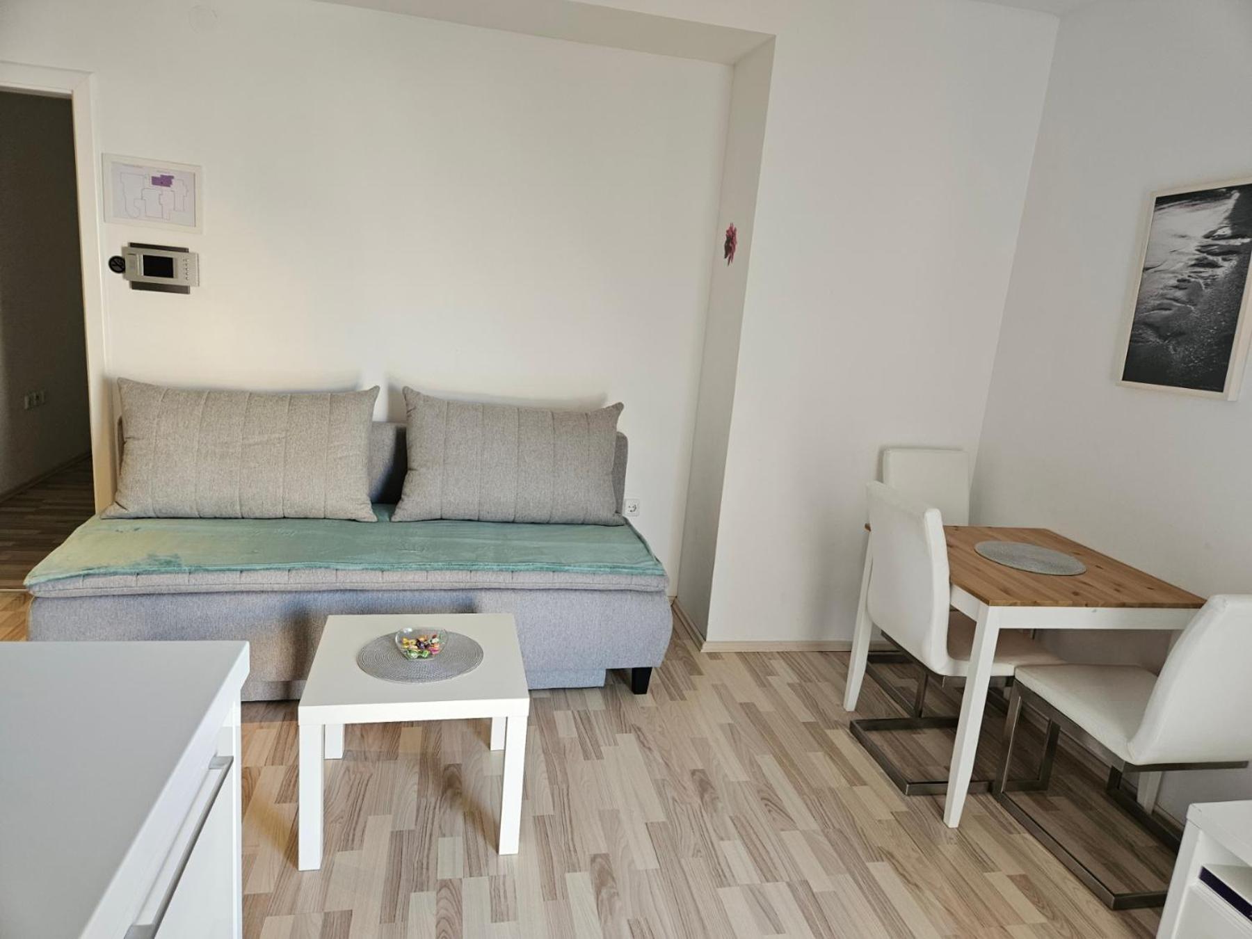 Apartments Barbati Новаля Екстериор снимка