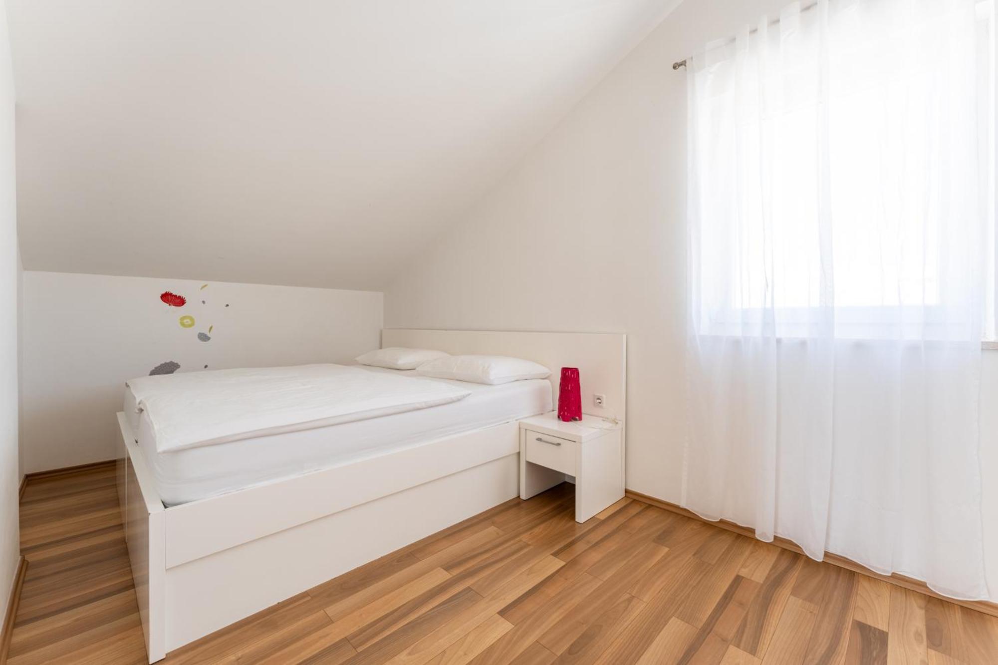 Apartments Barbati Новаля Екстериор снимка