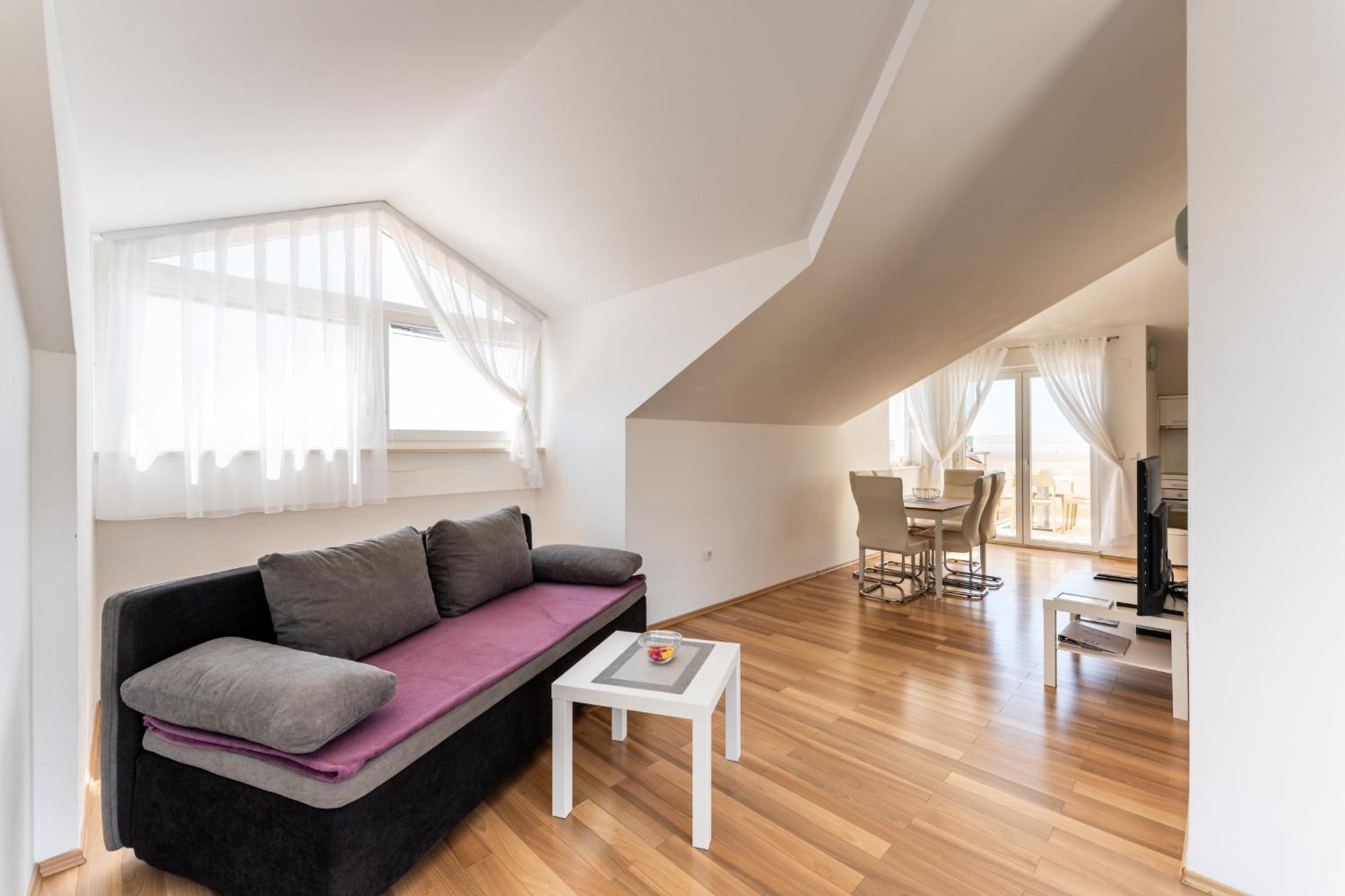 Apartments Barbati Новаля Екстериор снимка