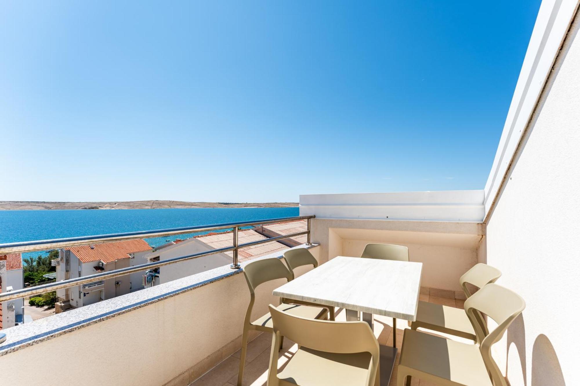 Apartments Barbati Новаля Екстериор снимка