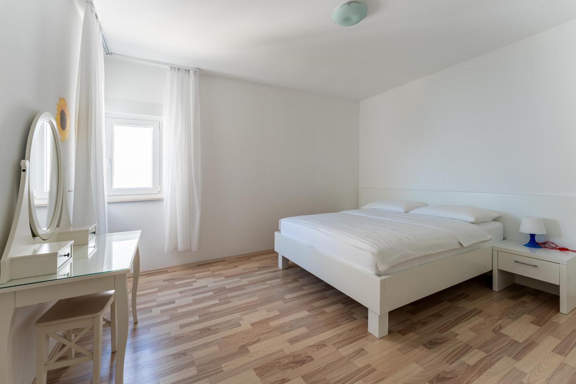 Apartments Barbati Новаля Екстериор снимка
