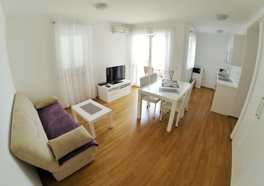 Apartments Barbati Новаля Екстериор снимка
